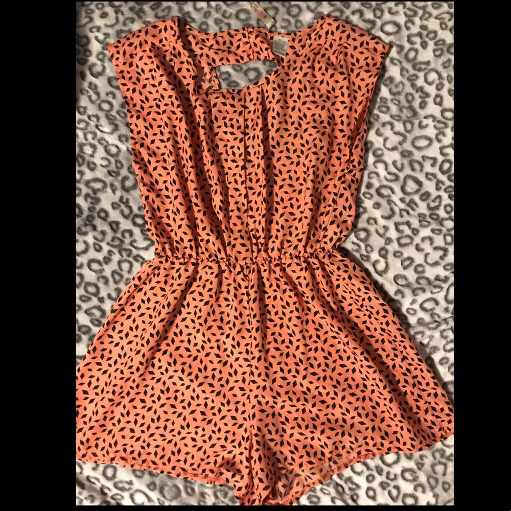 Romper - Picture 2 of 3